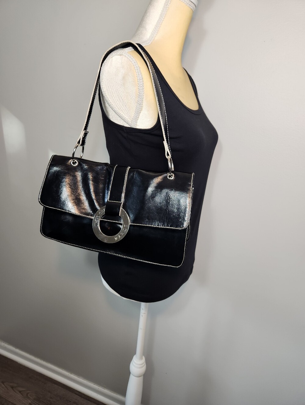 VTG Steve Madden Black Baguette Shoulder bag Silver tone O-Ring flap closure Y2K